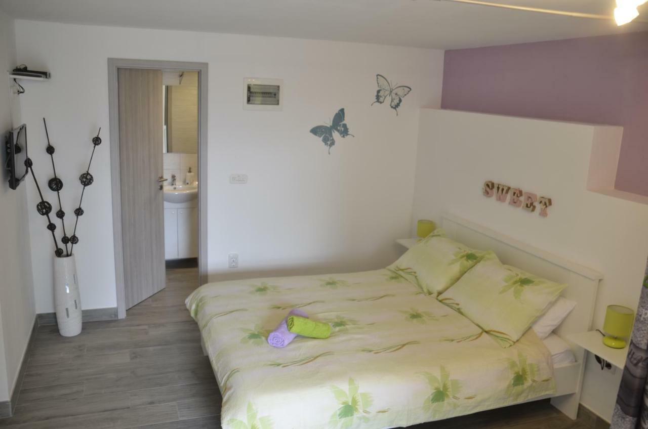 Apartments Lilly - Studio Rijeka Exteriör bild