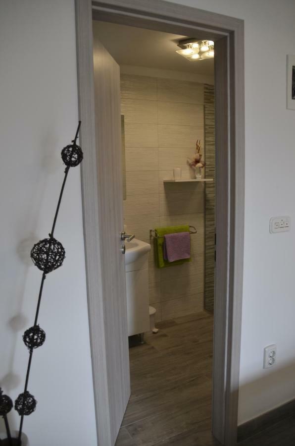 Apartments Lilly - Studio Rijeka Exteriör bild