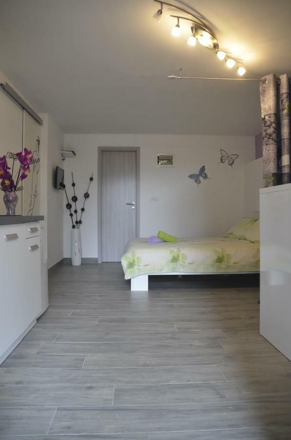 Apartments Lilly - Studio Rijeka Exteriör bild